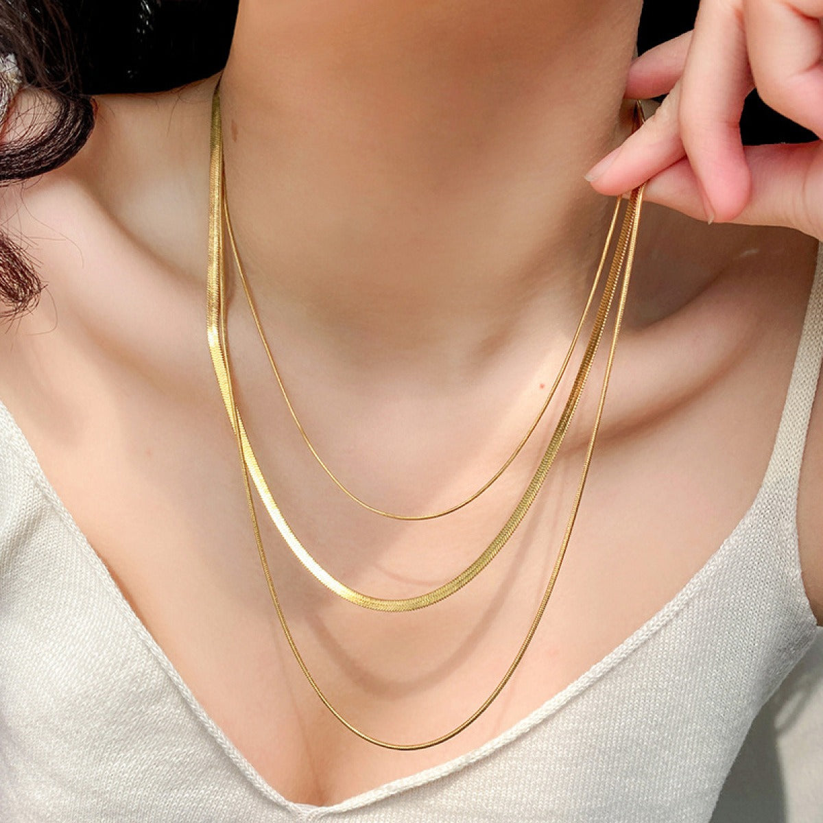 Ashley – 3 Row Golden Snake Chain Collar