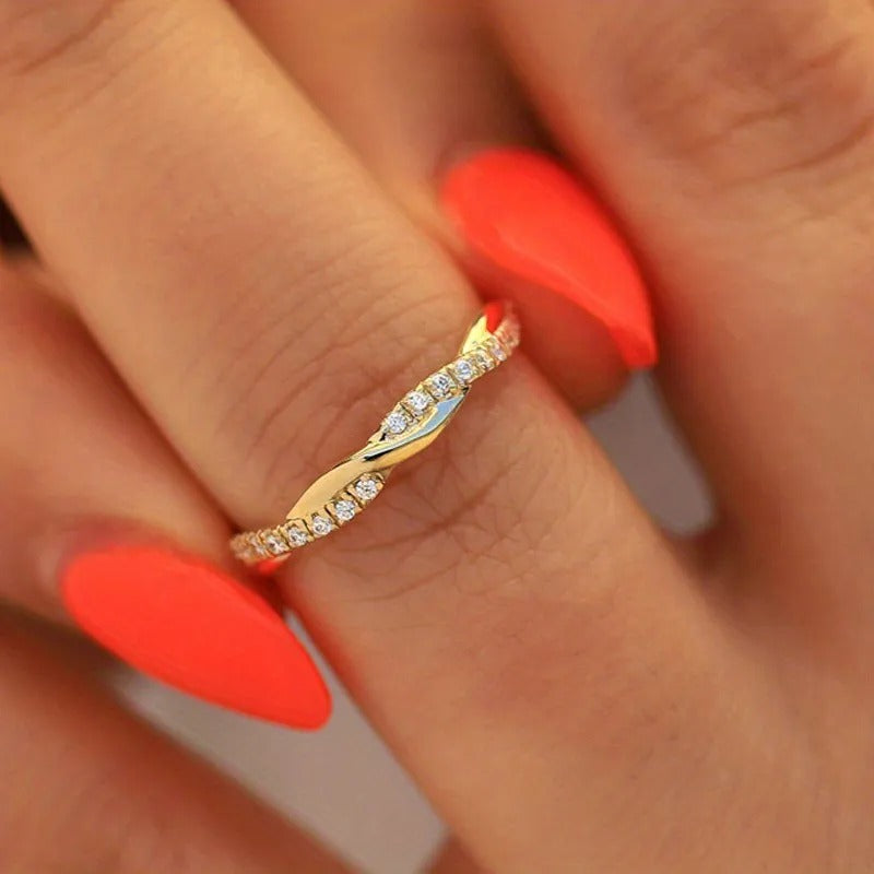 Livia – Chic Cross Ring