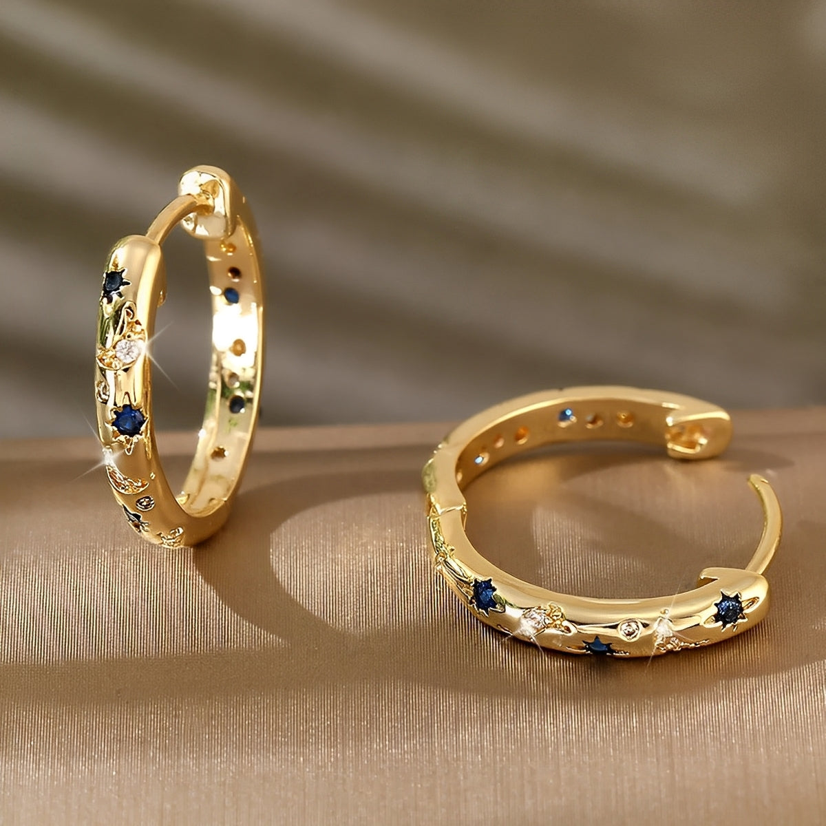 Maelis – Vintage earrings with blue details