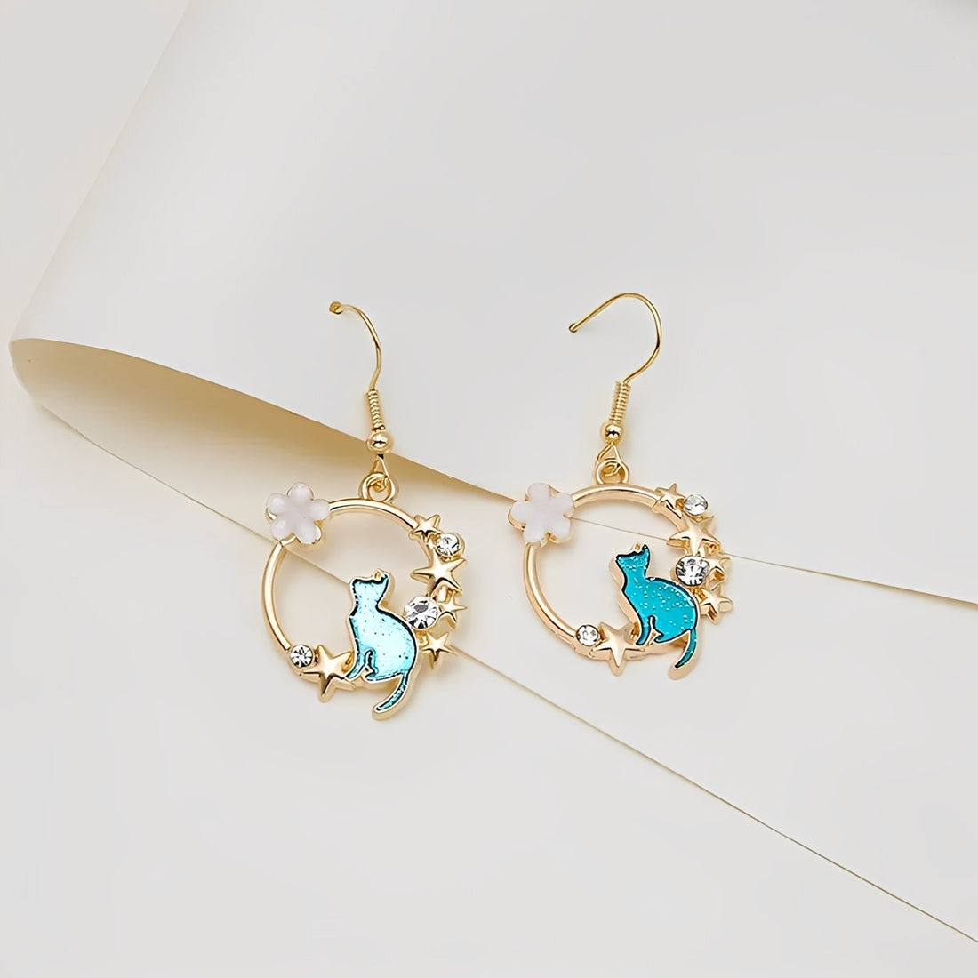 Lynna – Beautiful Cat Pendants