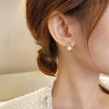 Geah – Gold Hollow Pearl Earrings
