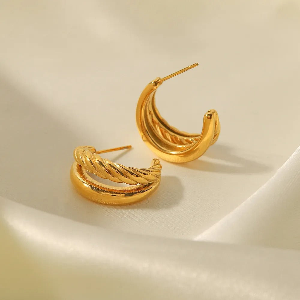 Ayesh – elegant golden earrings