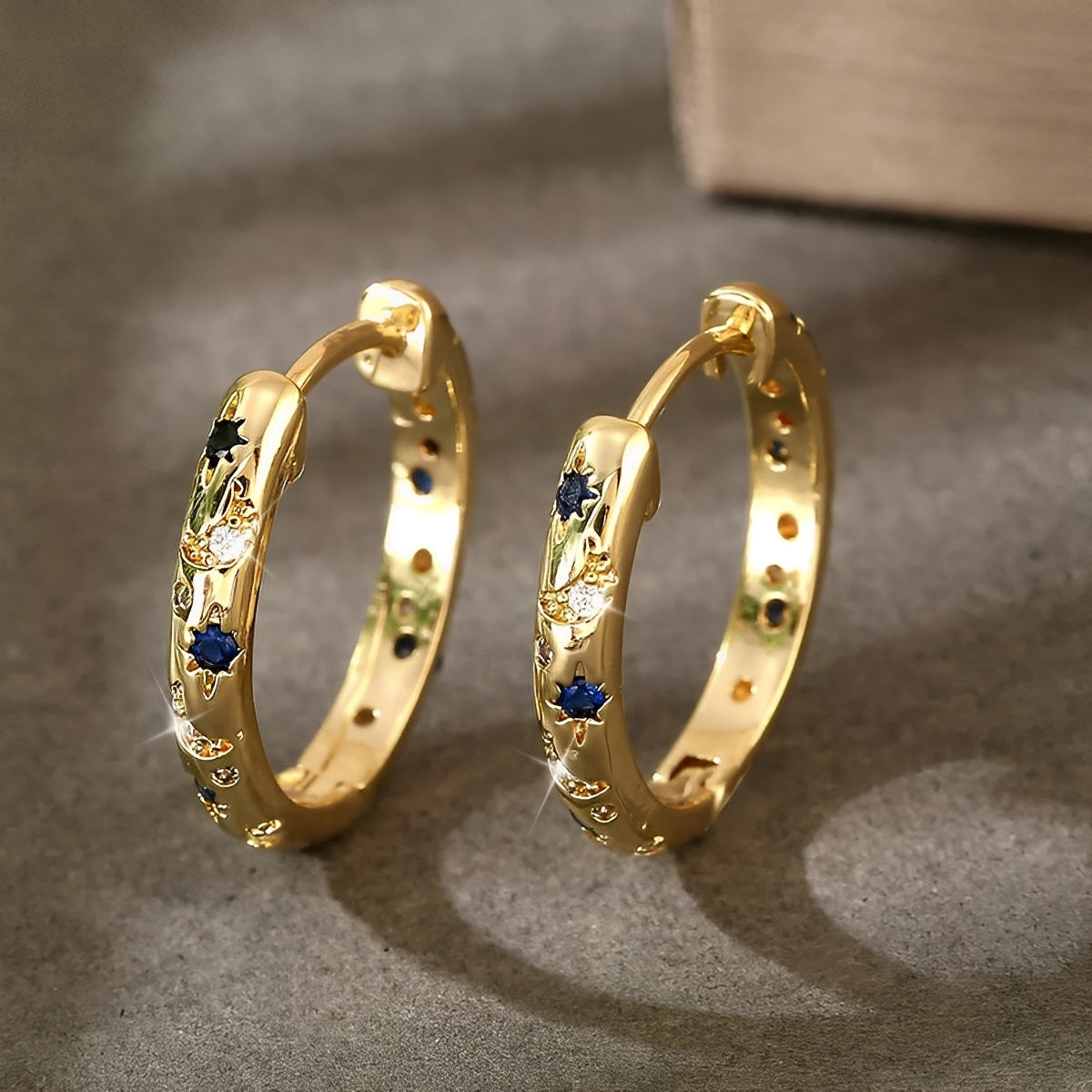 Maelis – Vintage earrings with blue details