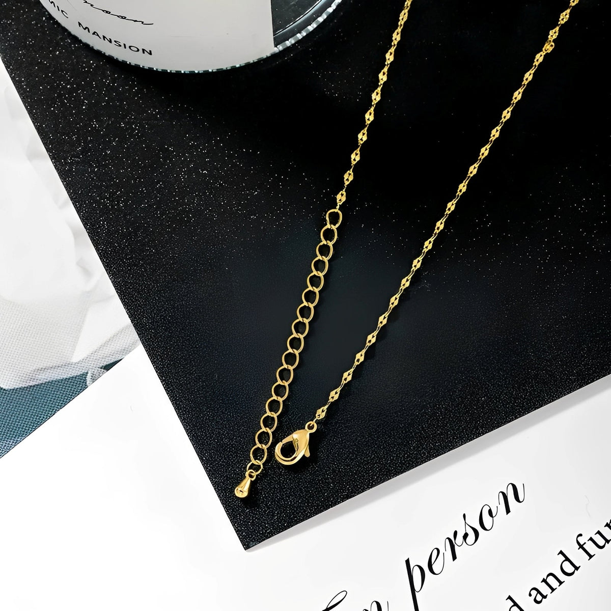 Zeinab – Elegant Minimalist Necklace