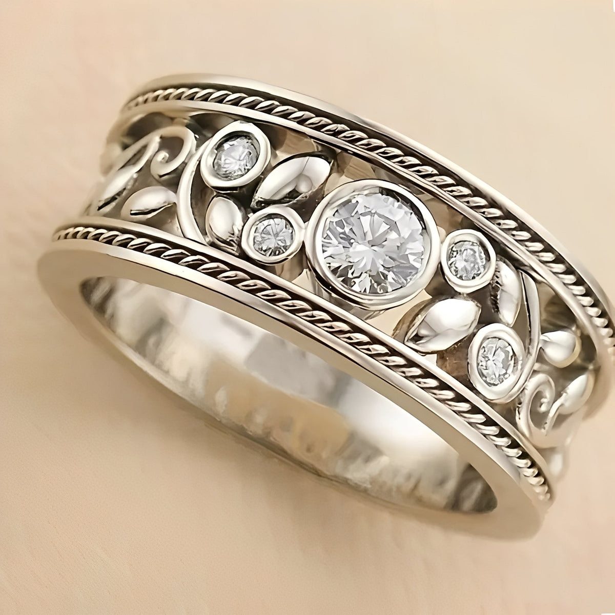 Nina – Elegant vintage ring