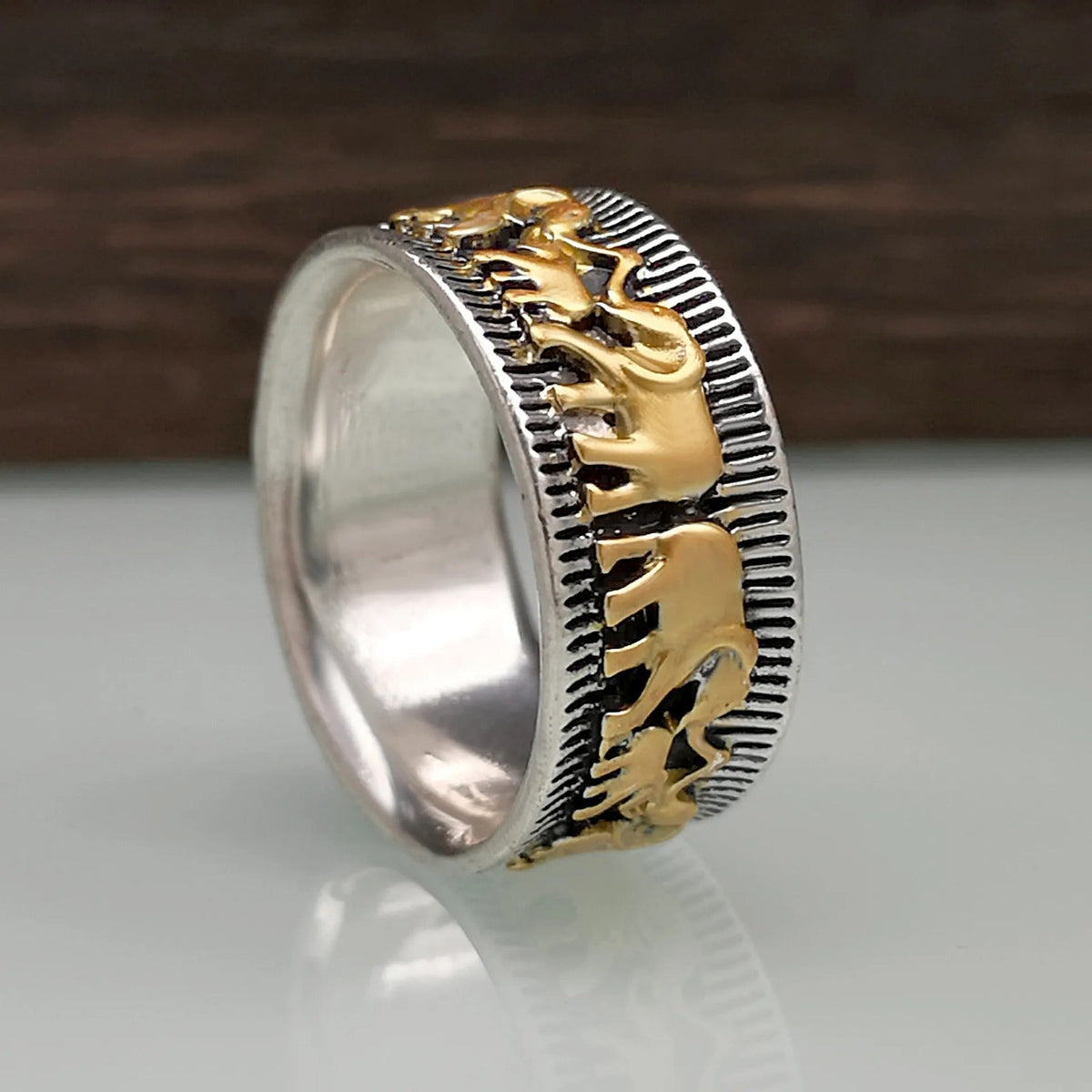 Eli – Vintage Golden Elephant Ring