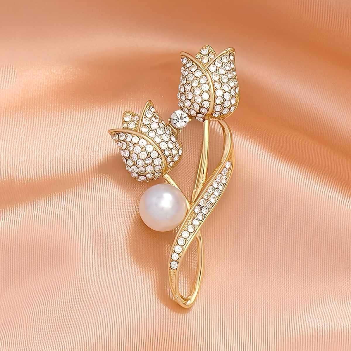 Jackie – Brooch of golden tulip with zirconia and pearl, gold