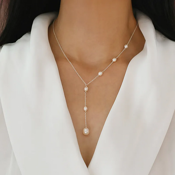 Kayla – Vintage necklace with pearl pendant