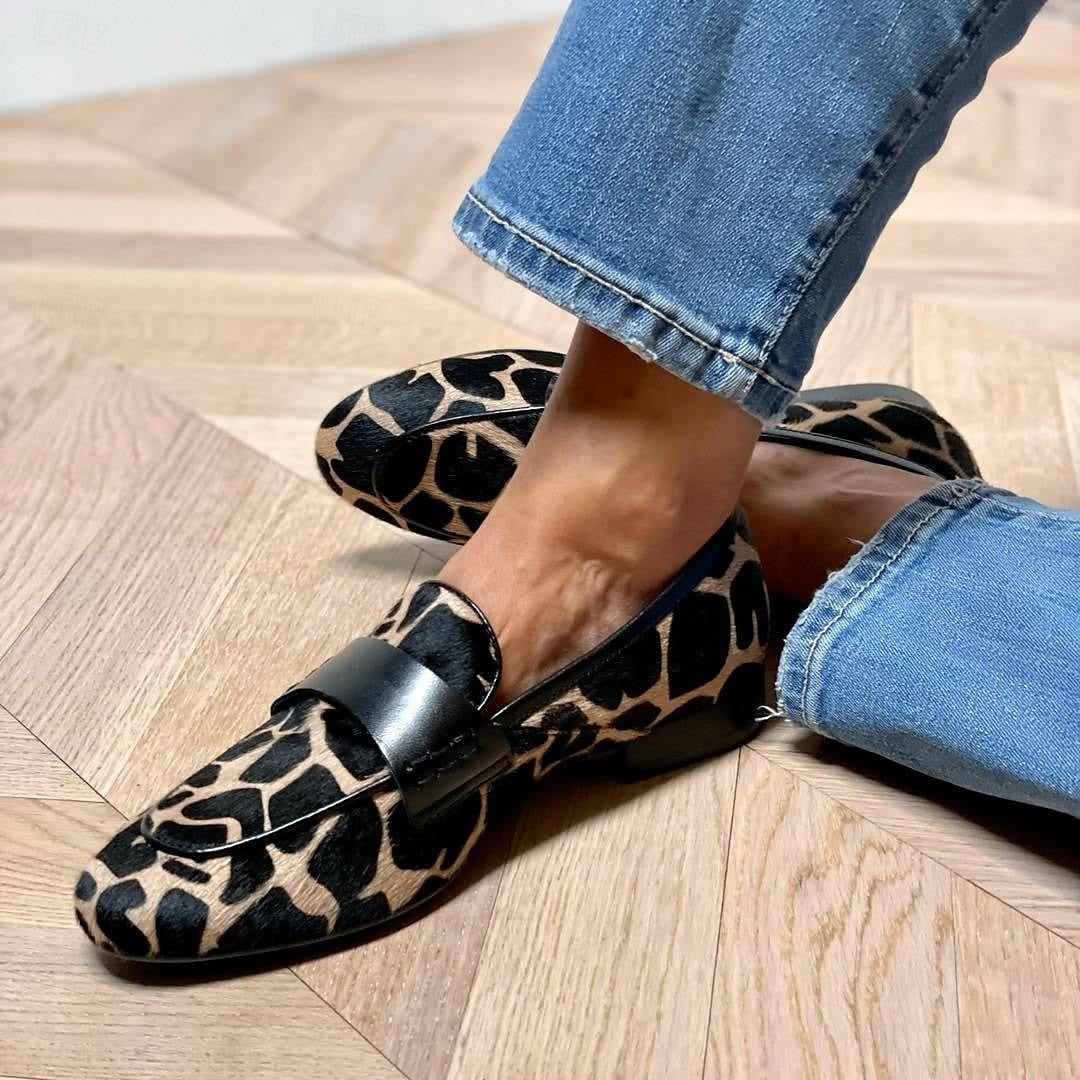Katherina - Women's loafers with black details