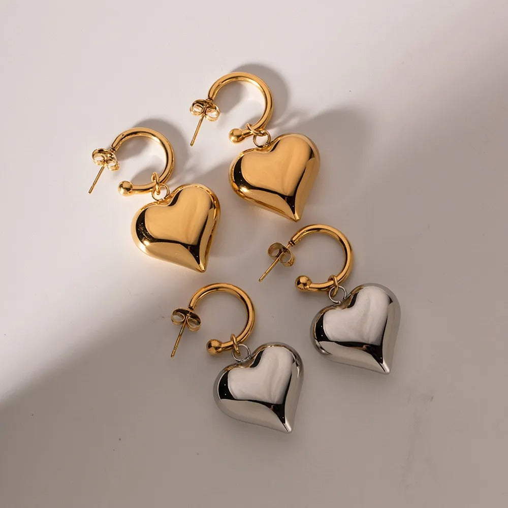 Liza – Hanging heart-shaped golden earrings