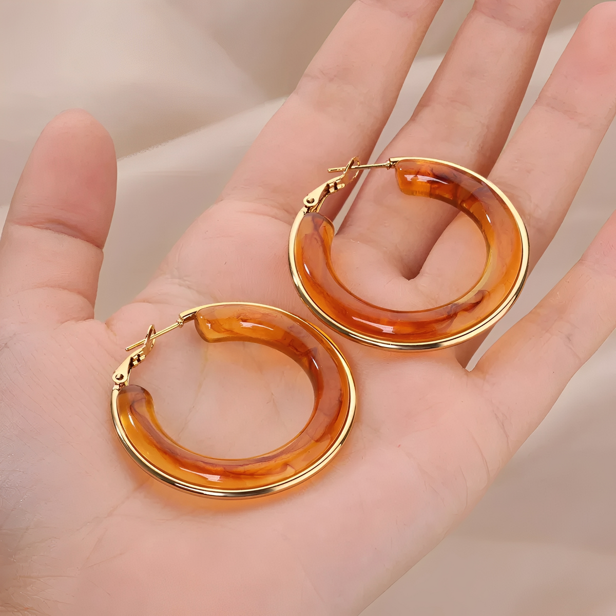 Oreilia – Tortoise Shell Hoop Earrings