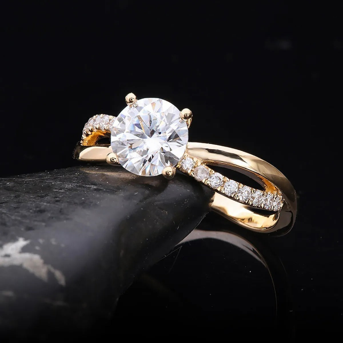 Jane – Elegant Ring