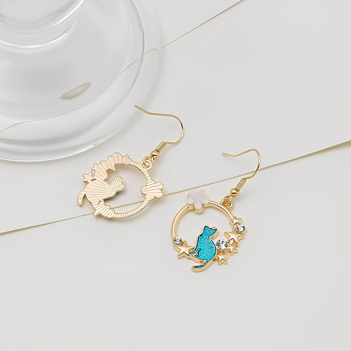Lynna – Beautiful Cat Pendants