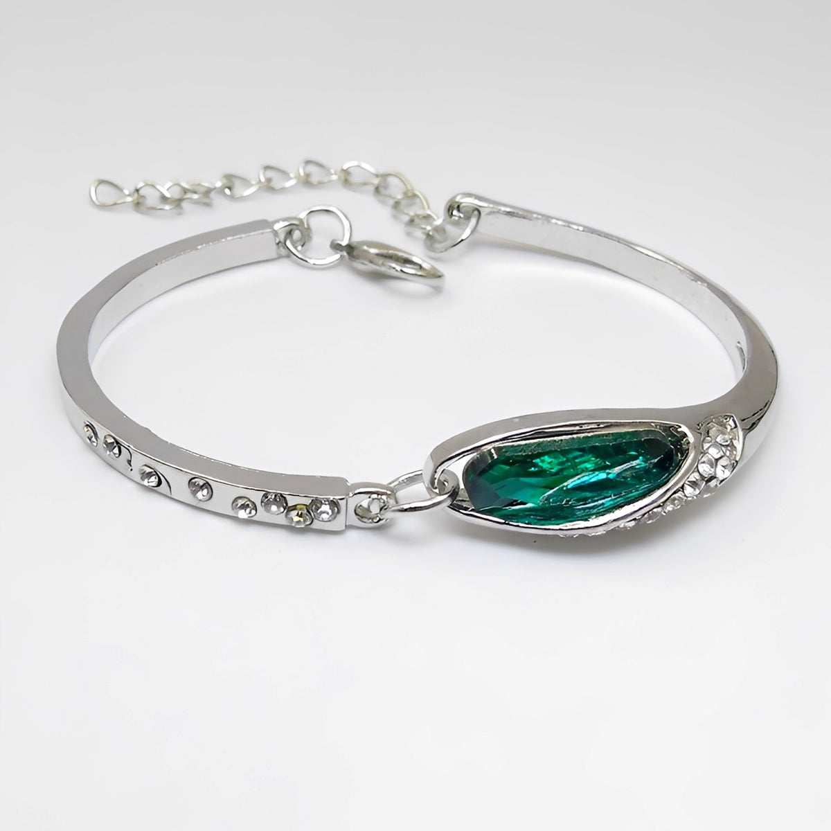 Miku – Elegant bracelet adorned with sapphires