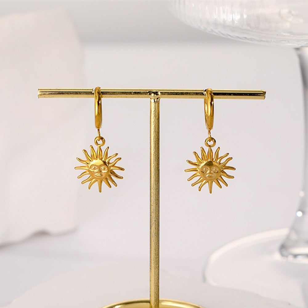 Margaux – Elegant hoops with retro design