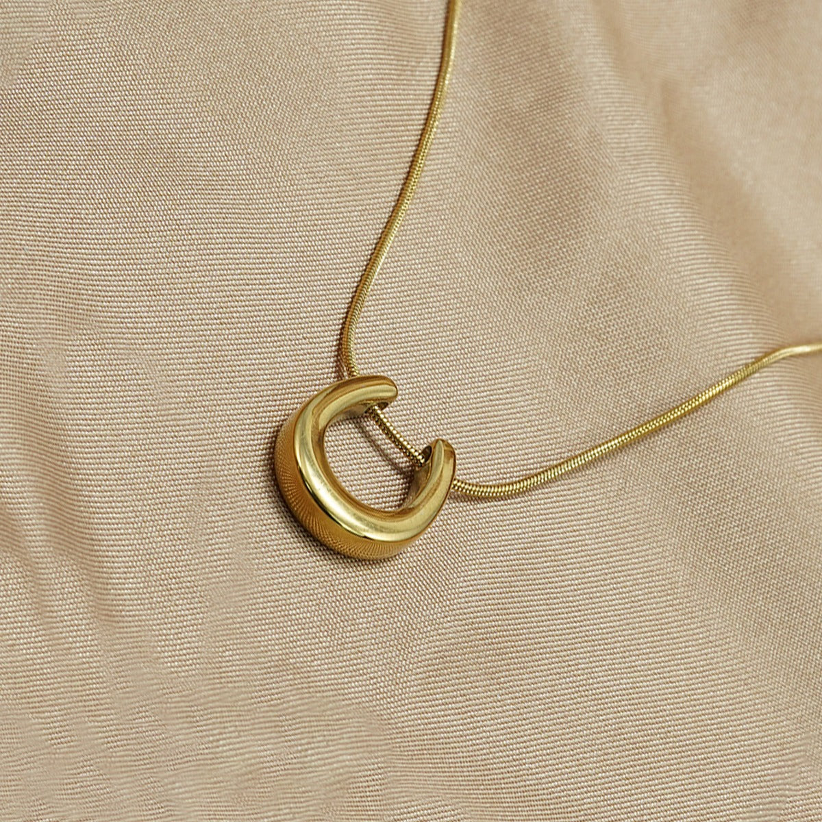 Caitlin – Horseshoe Necklace Gold Plated as a Lucky Charm
