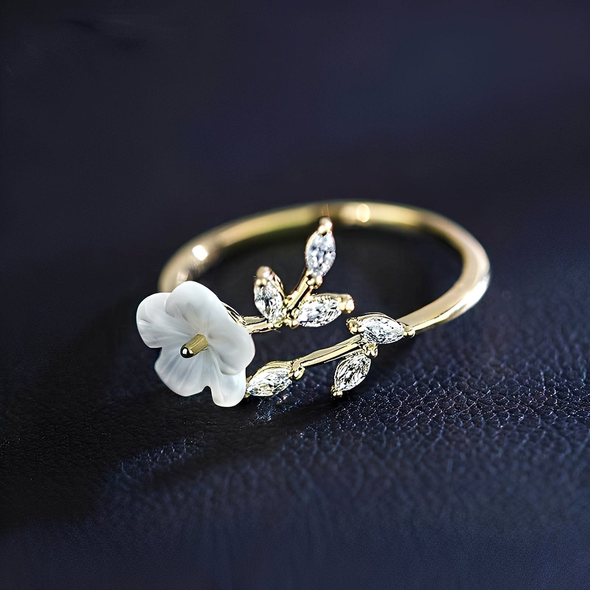 Mayla – Ring floral with white flowers