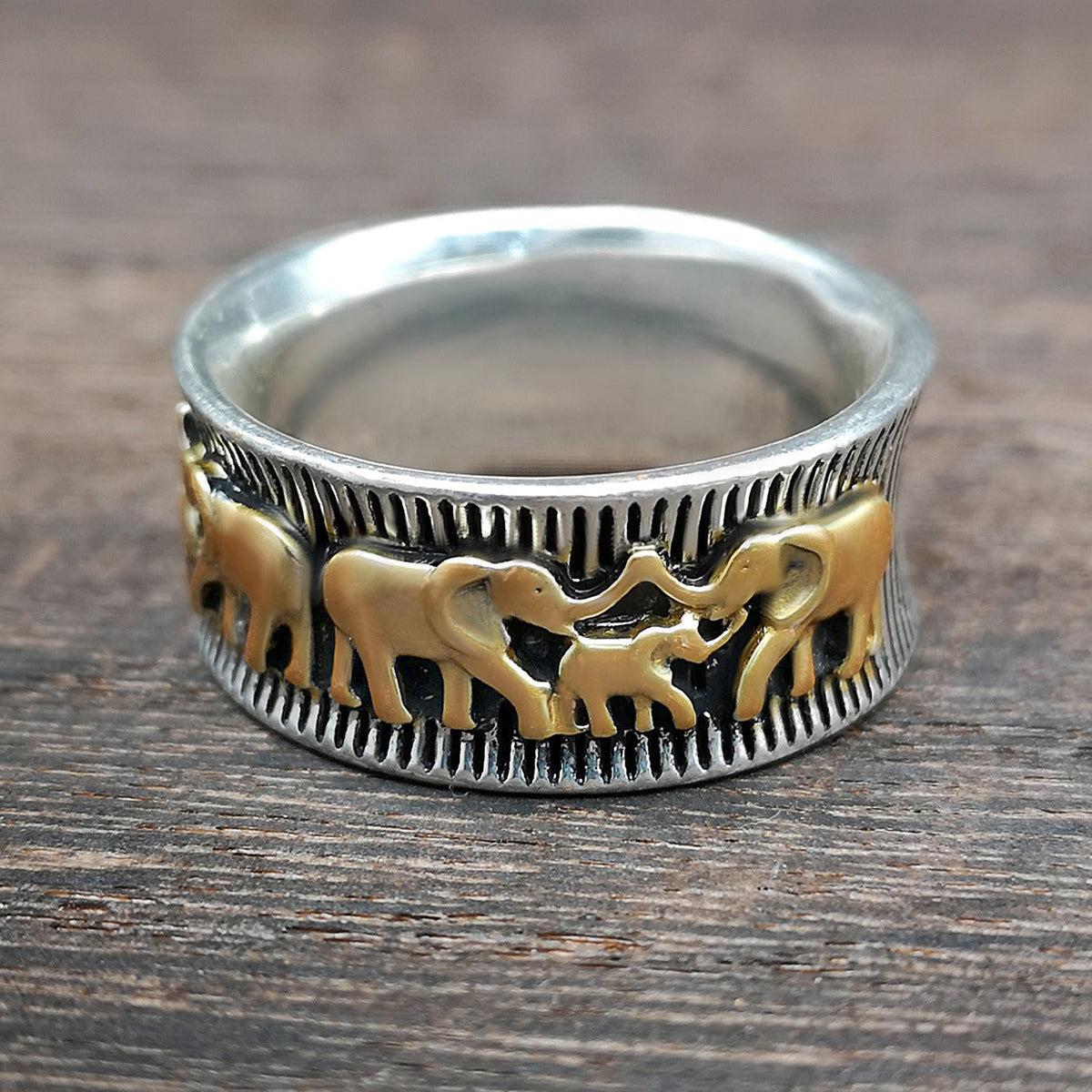 Eli – Vintage Golden Elephant Ring