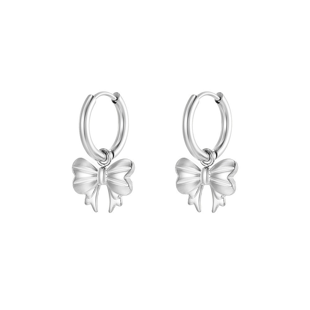 Carla – Earrings with elegant bow