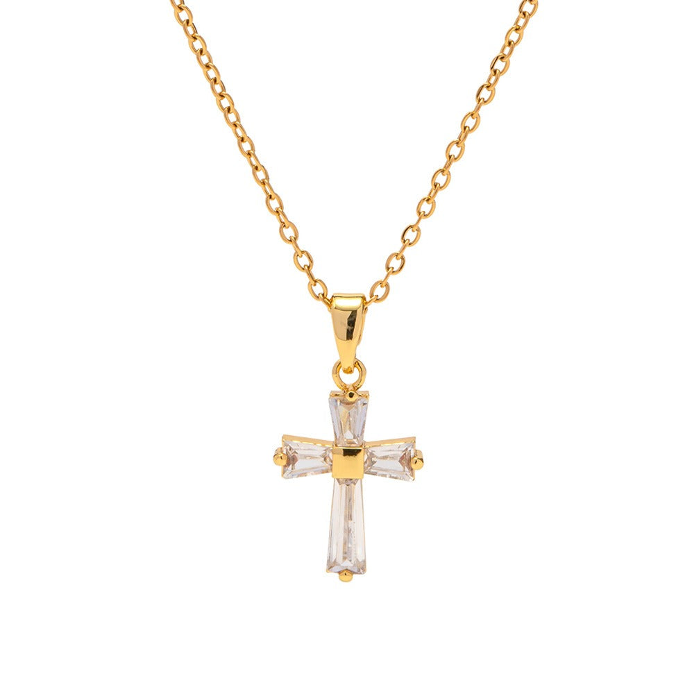 Mae – Necklace with cross pendant