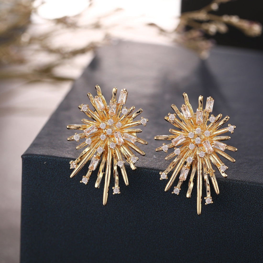 Lea – Clip earring of zirconium fire flash
