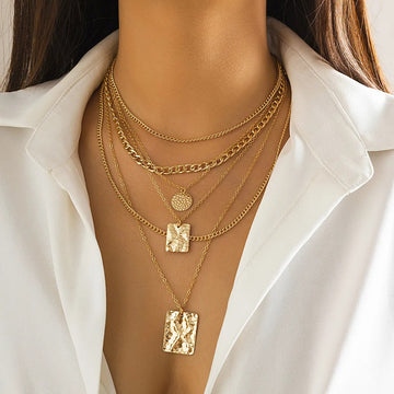 Jaz – Gold necklace of multiple threads