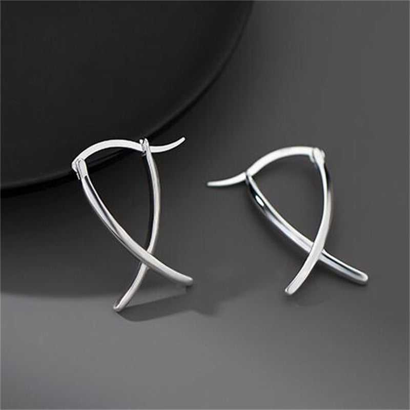 Emilie – Elegant earrings with crossed lines