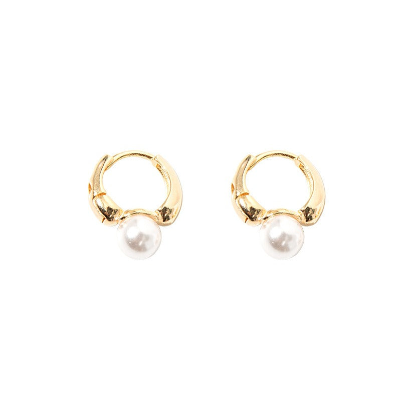 Maelle – Gold earrings with a single pearl