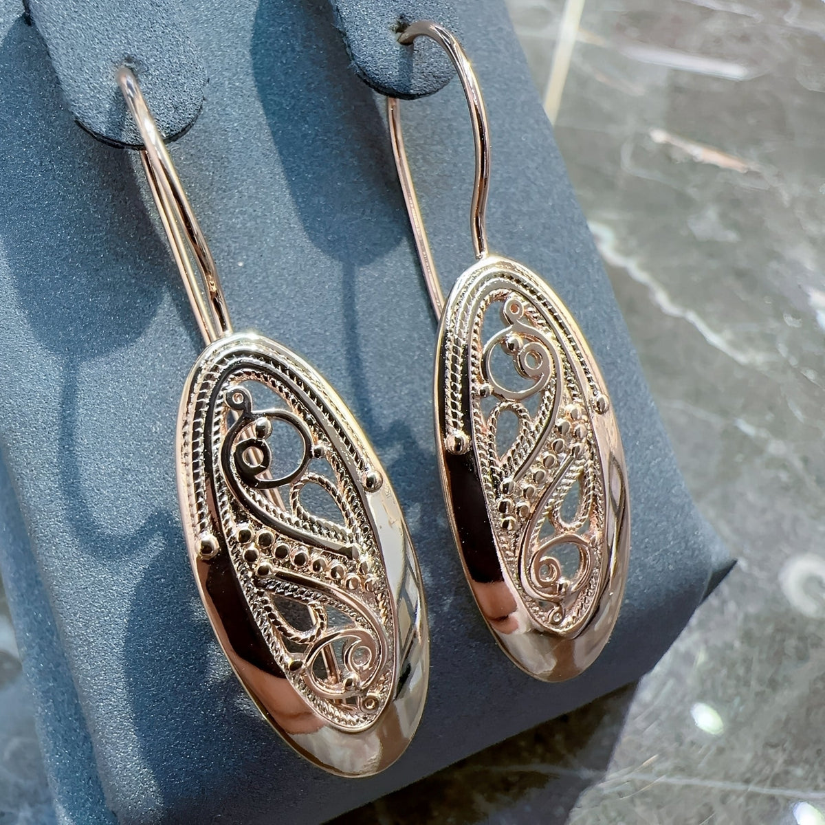 Salma – Elegant Hoop Earrings