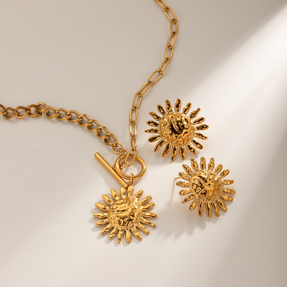 Milly – Statement Collar Golden Sunflower
