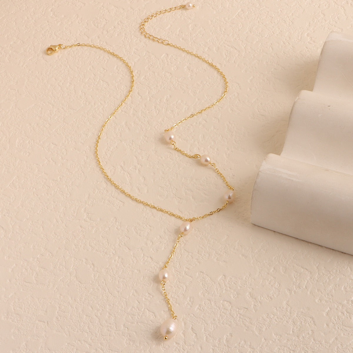 Kayla – Vintage necklace with pearl pendant