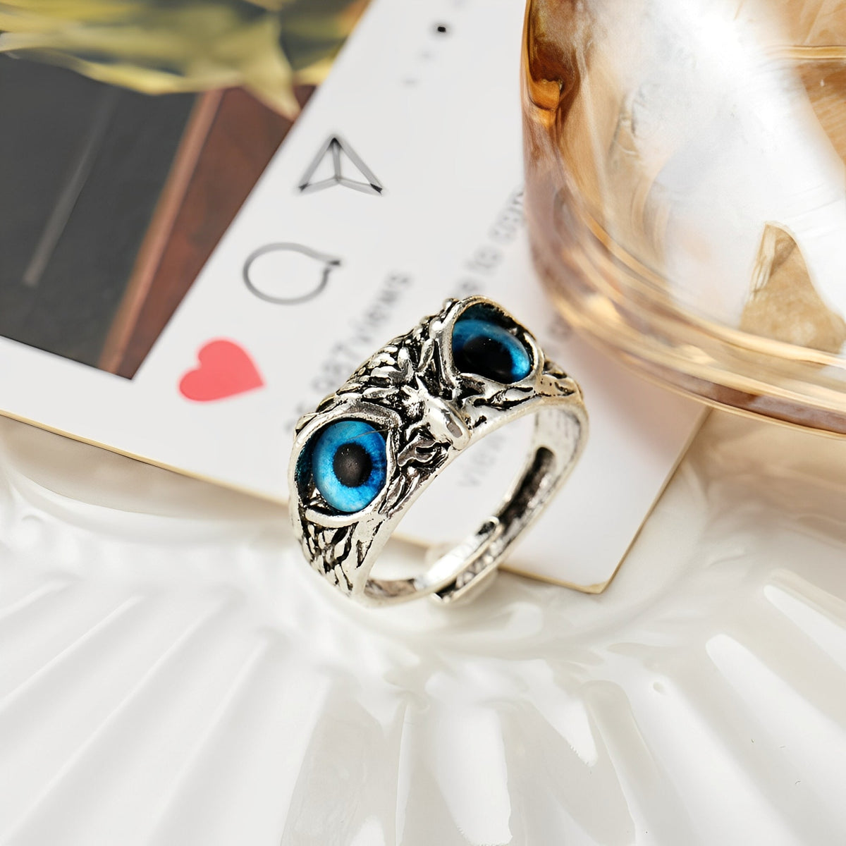 Niva – Adjustable charm ring in silver and opal