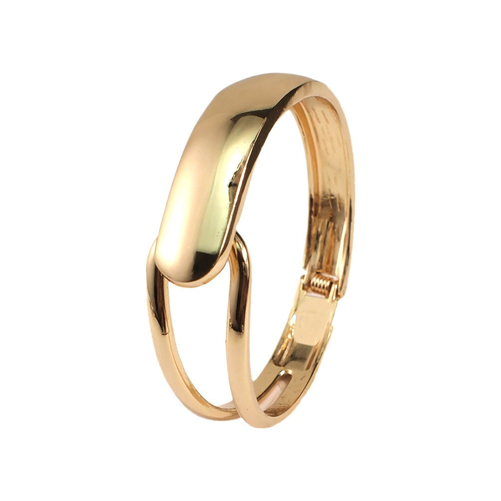 Alyssa – Elegant Gold Bracelet