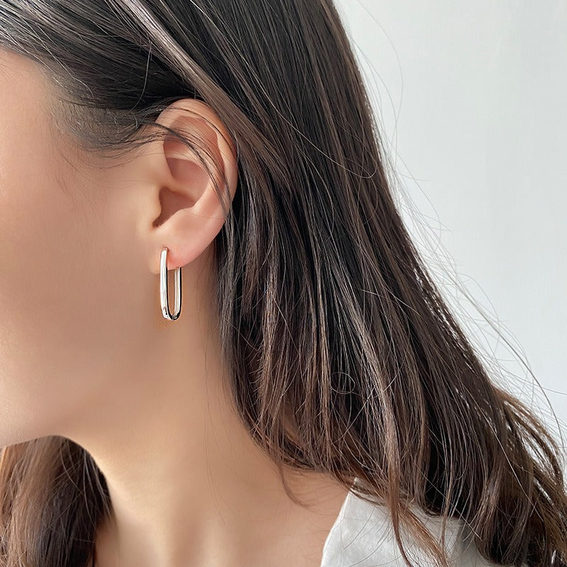 Laura – Retro Box-Shaped Huggie Earrings