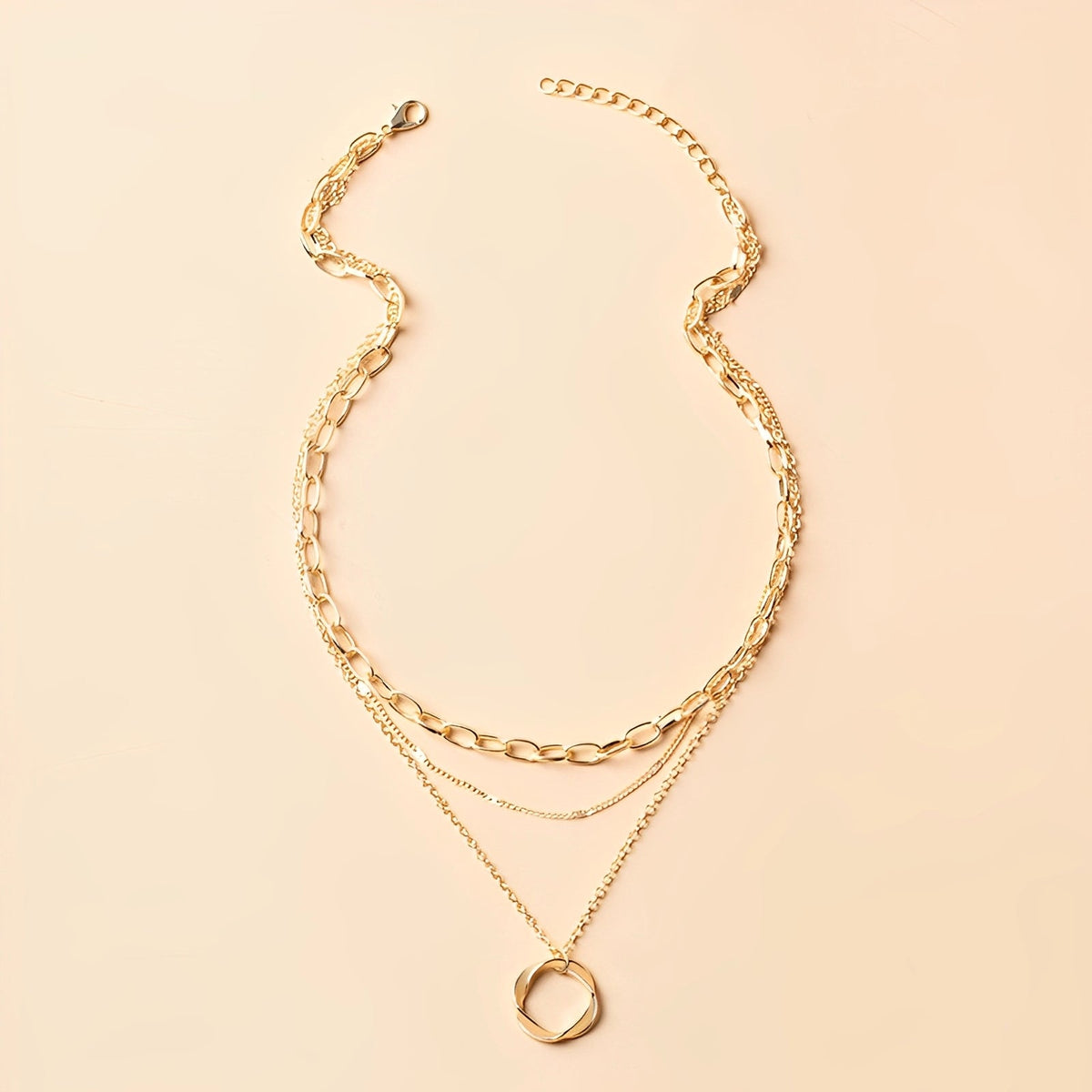 Ivana – Vintage collar with total charm