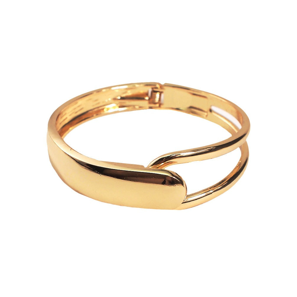 Alyssa – Elegant Gold Bracelet