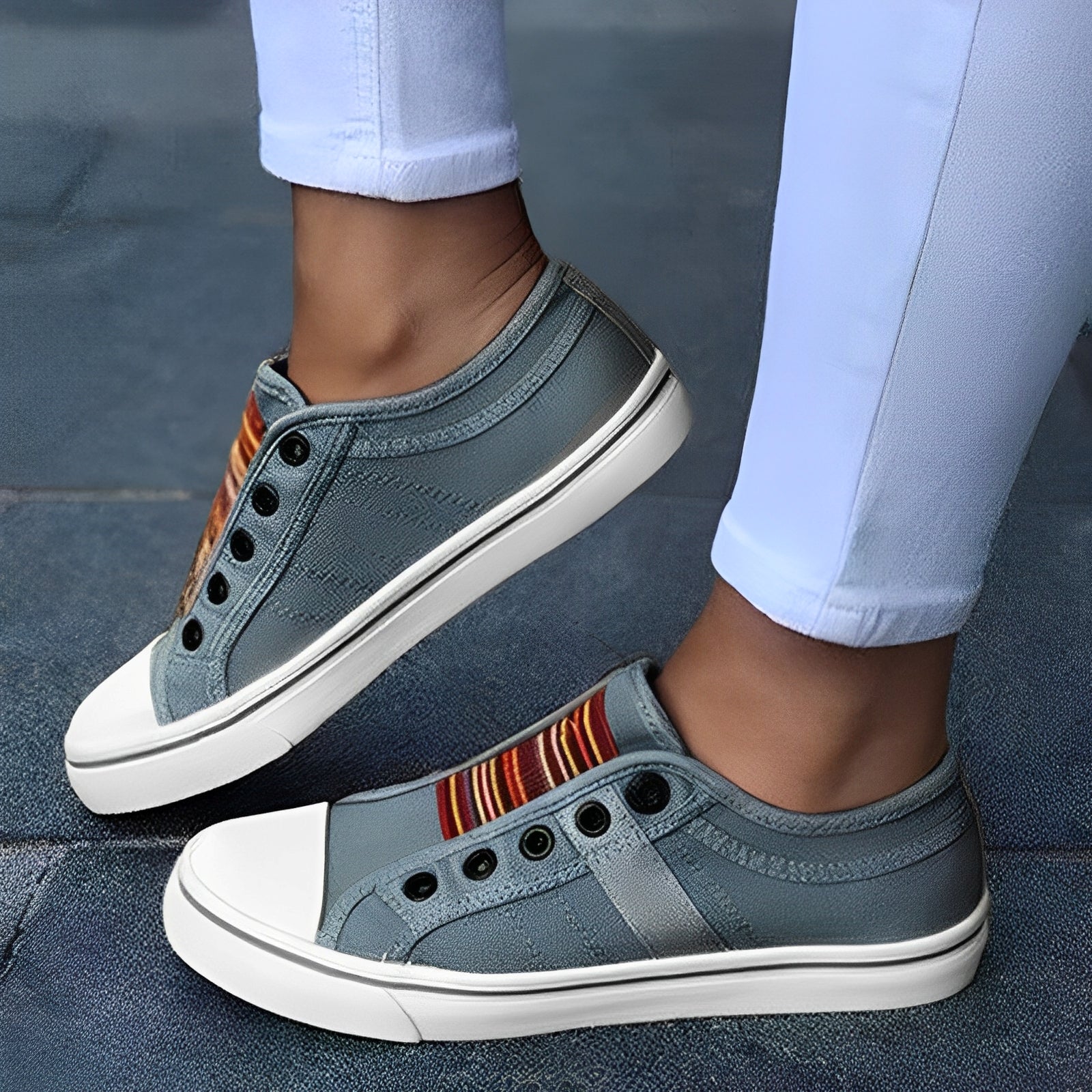 Mia - Sneakers in Modern Style