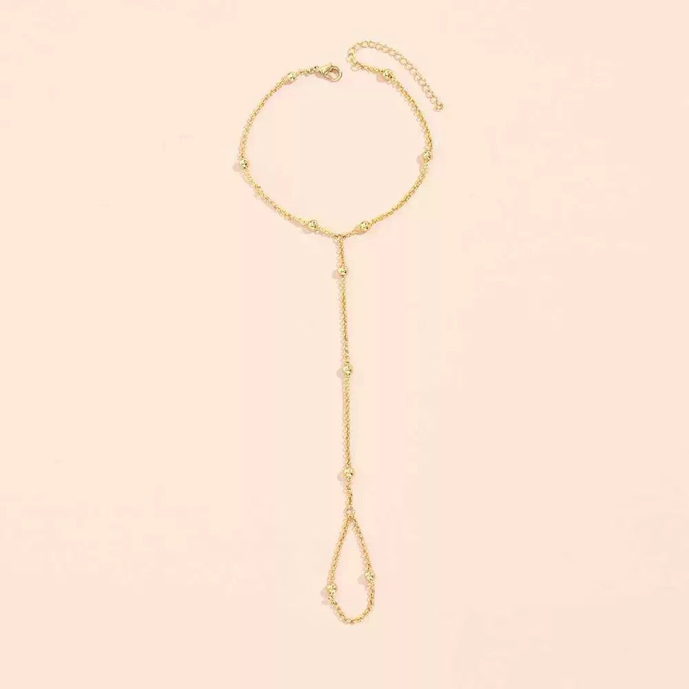 Lisa – Pearl Chain Bracelet and Gloves