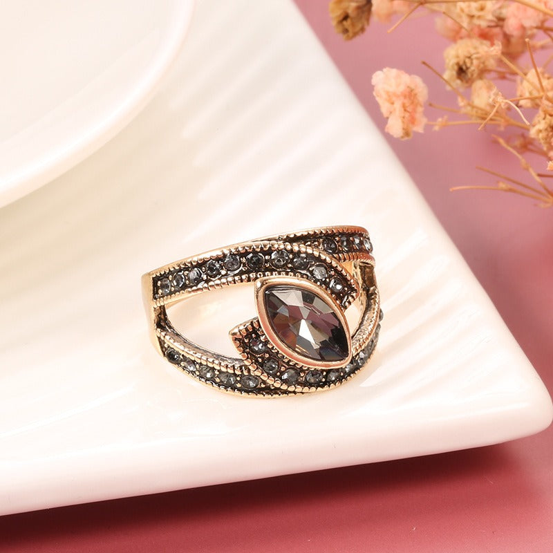 Amena – Elegant Ring of Black Crystal