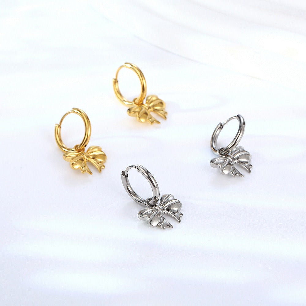 Carla – Earrings with elegant bow