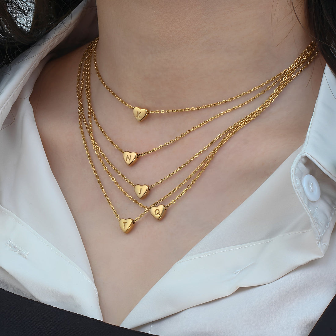 Amora – Necklace with Initials in Heart Shape Gold Plating