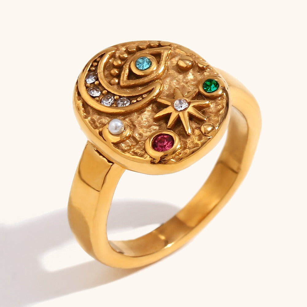 Solenya – Gold crystal ring with sun-moon motif