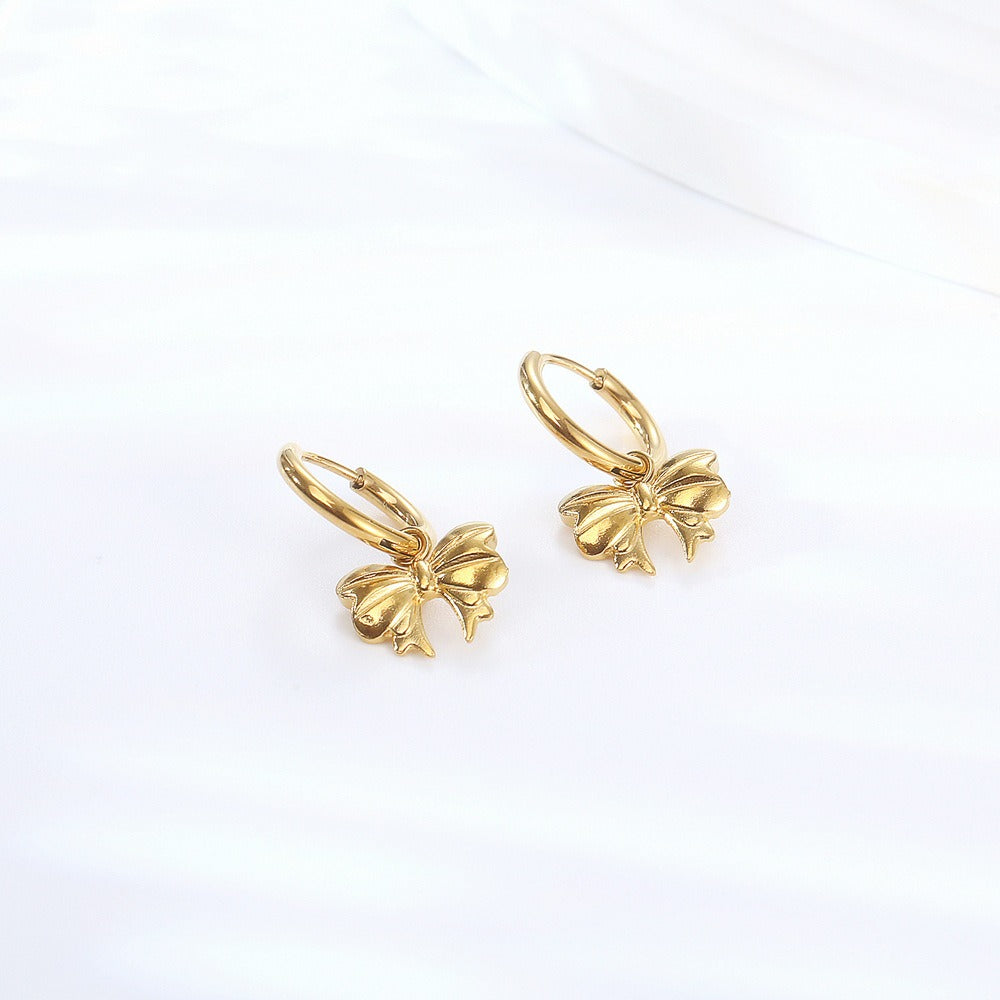 Carla – Earrings with elegant bow