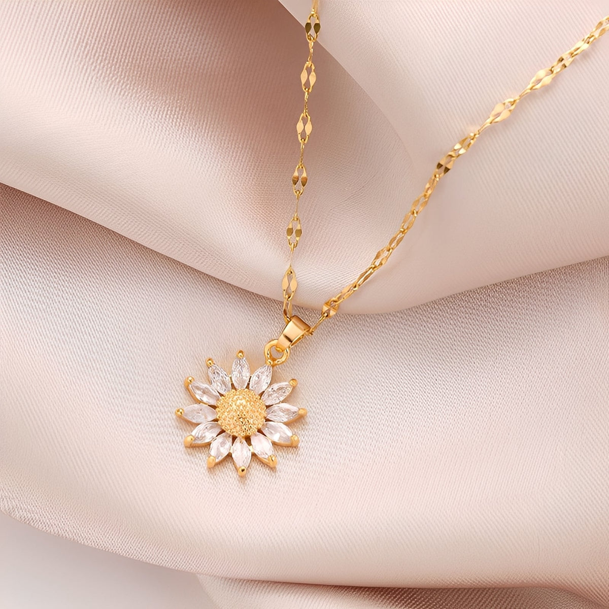 Manon – Brilliant Sunflower Necklace in Gold