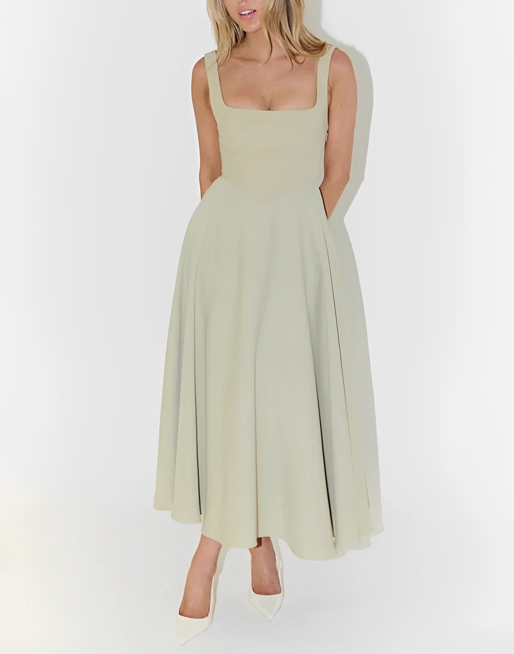 Shelley - Sleeveless Midi Dress