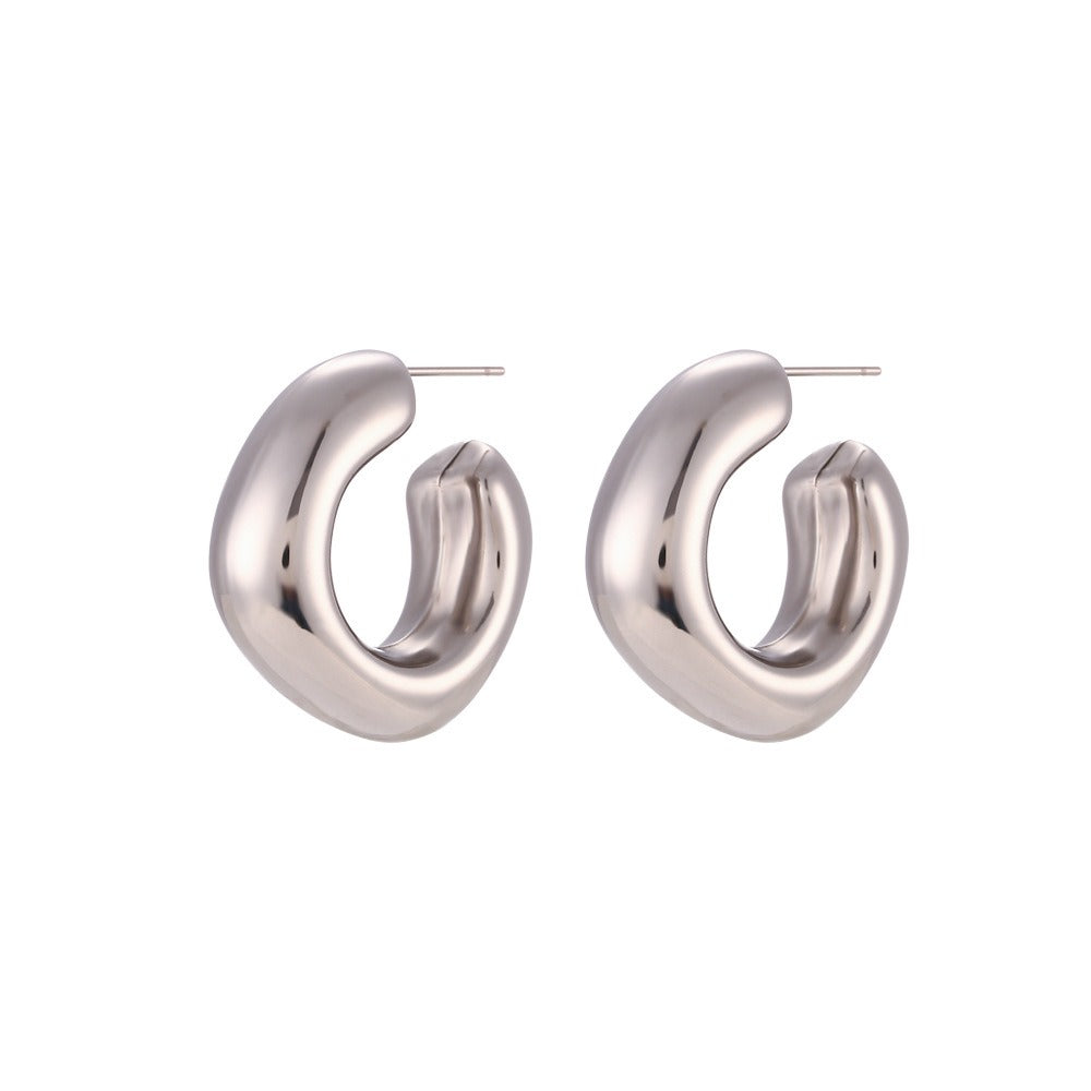 Amandine – Thick hoops of modern design