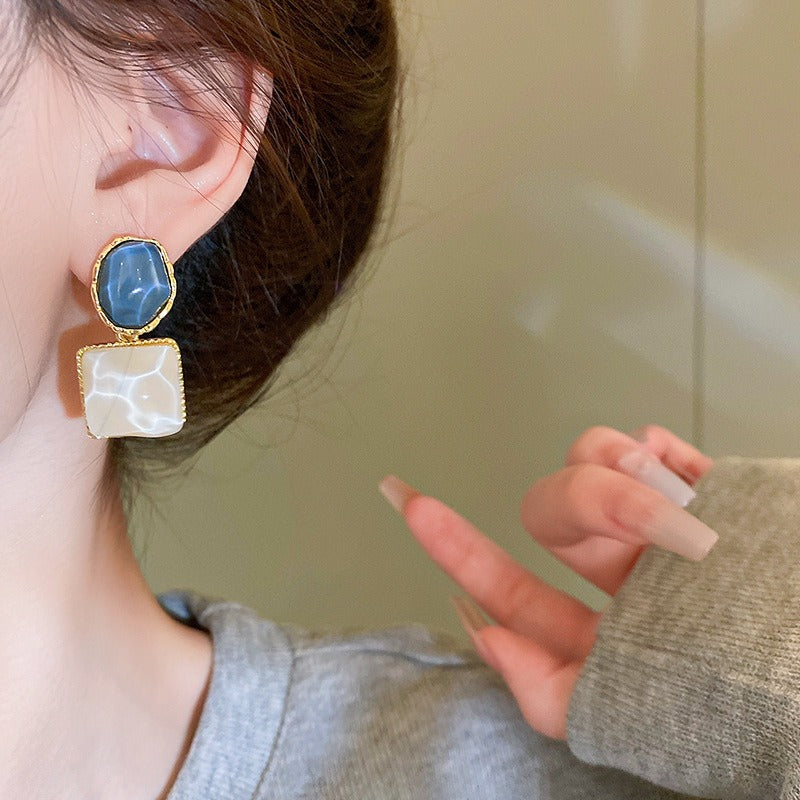 Lianne – Enamel geometric earrings