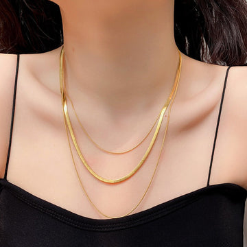 Ashley – 3 Row Golden Snake Chain Collar
