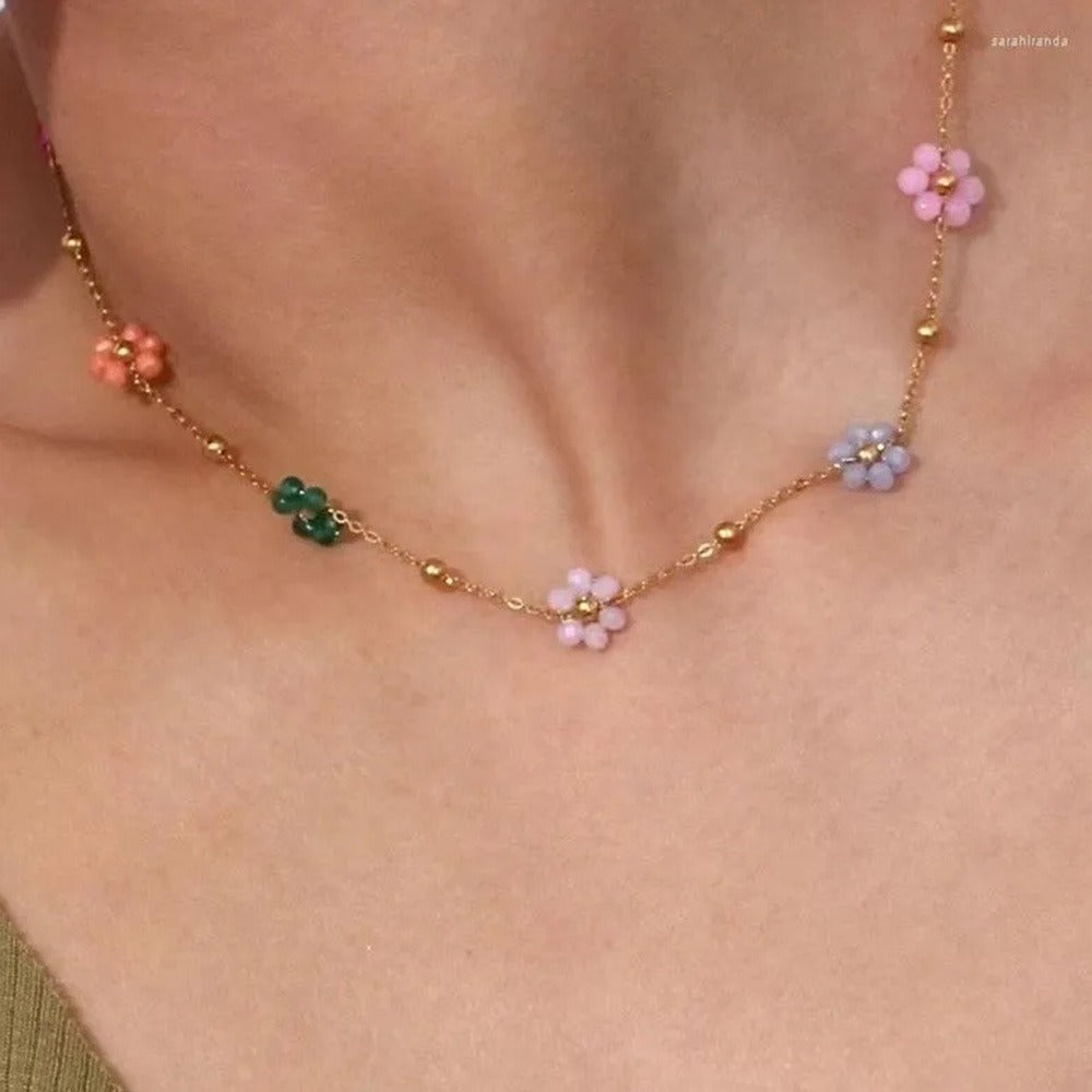 Karylle – Golden necklace with small colored flowers