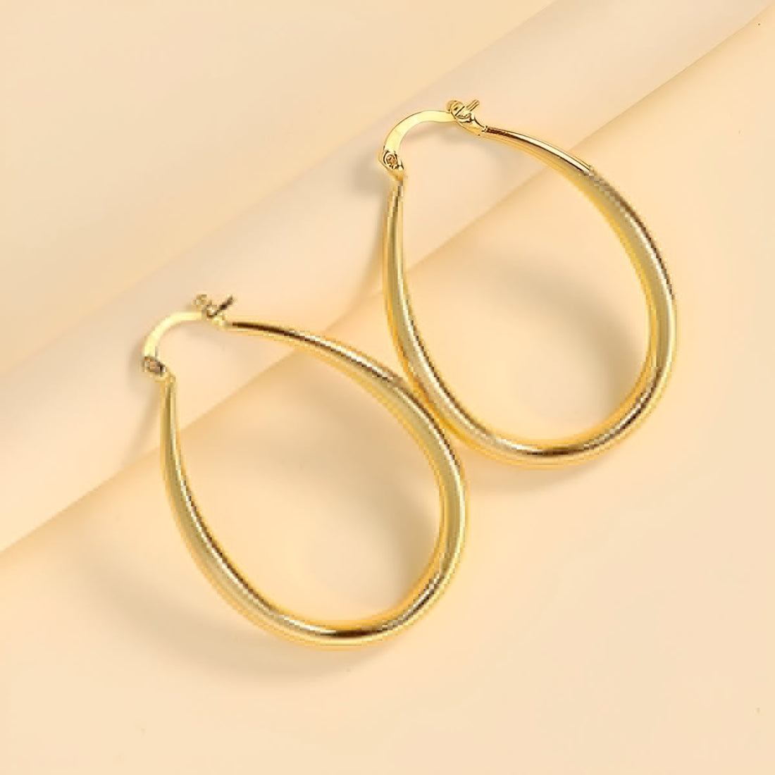 Elysse – Elegant Hoops in Gold